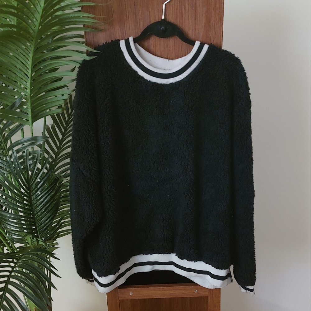 AE Oversize Contrast fuzzy sweater